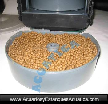 alimentador-automatico-estanque-acuario-kois-pellets-pila-jardin-prodac-magic-food-tambor.jpg